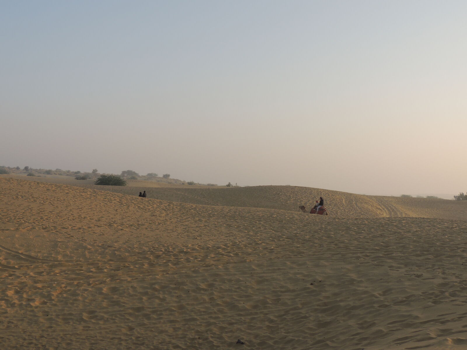 Nikon Coolpix P510 sample photo. Behind, sand, dunes photography