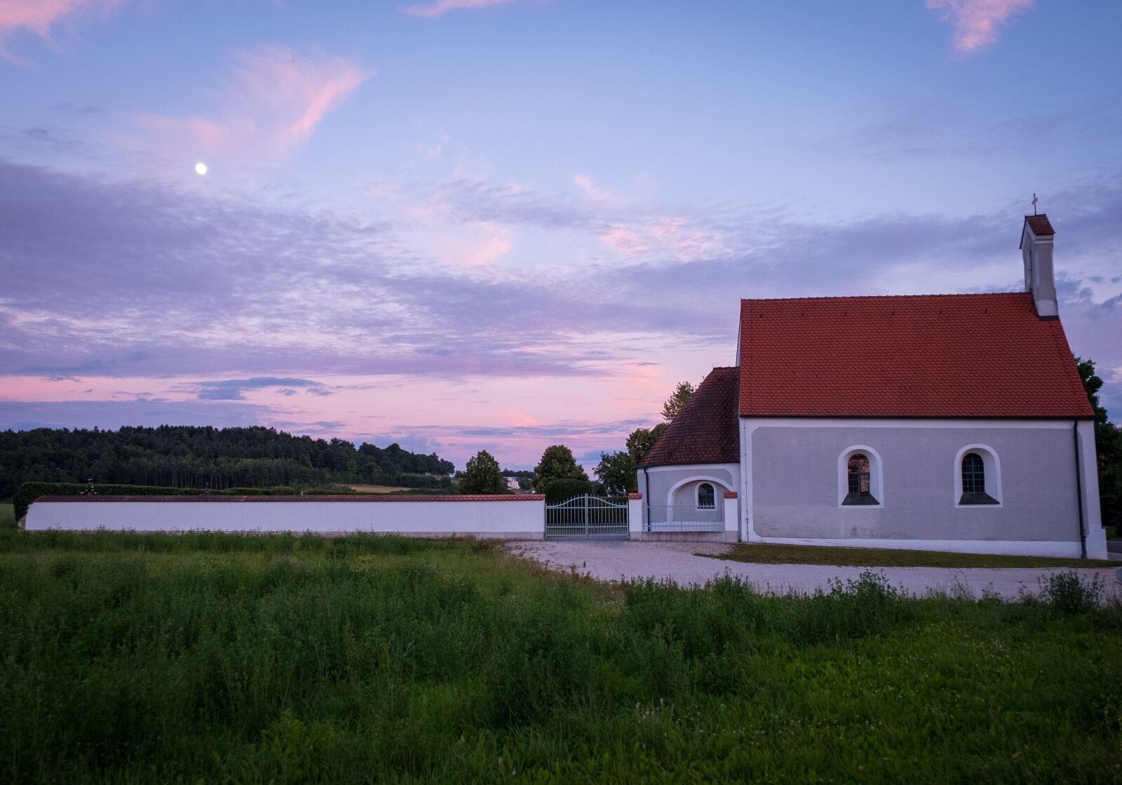 Fujifilm X-T2 sample photo. Cemetery, chapel, fridhof chapel photography