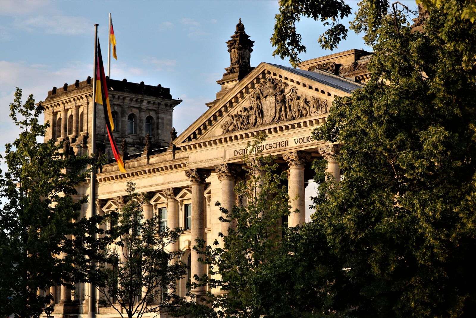 Canon EOS 750D (EOS Rebel T6i / EOS Kiss X8i) sample photo. Reichstag, bundestag, germany photography
