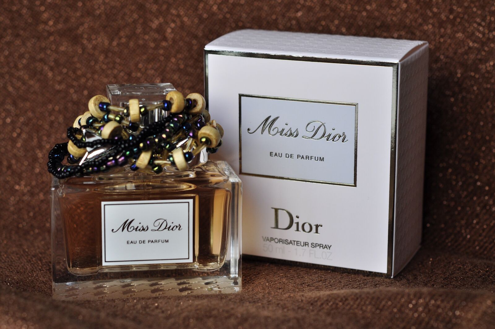 Nikon D5000 sample photo. Perfume, aroma, bottle photography