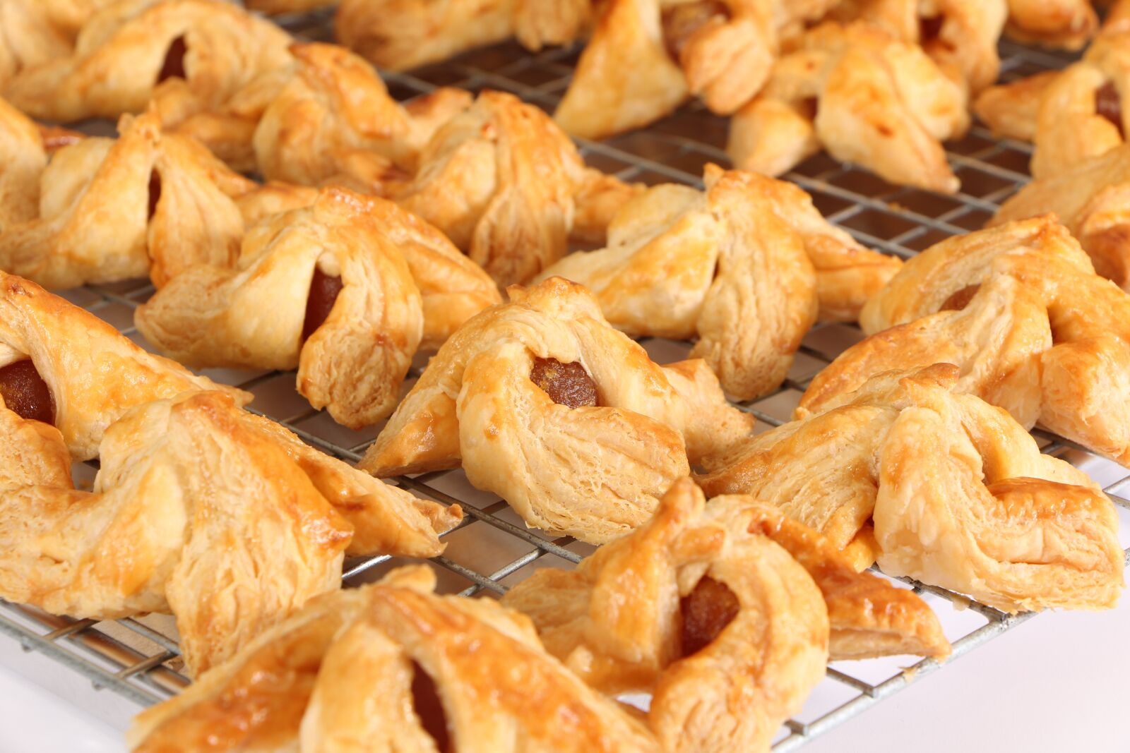 Canon EOS 1200D (EOS Rebel T5 / EOS Kiss X70 / EOS Hi) sample photo. Bakery, bread, sprinkle bread photography