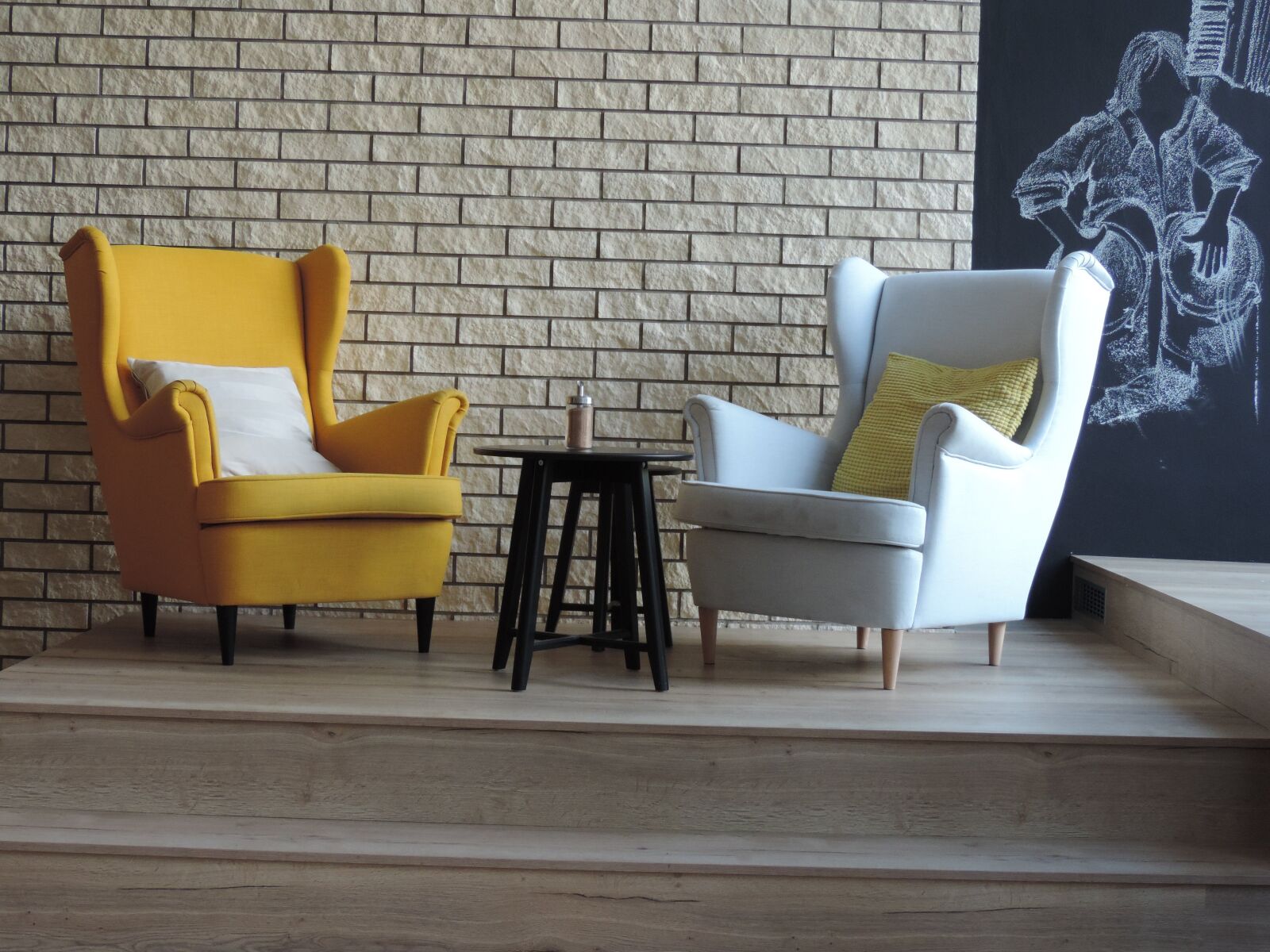 Nikon Coolpix P520 sample photo. Armchair, cafe, furniture photography
