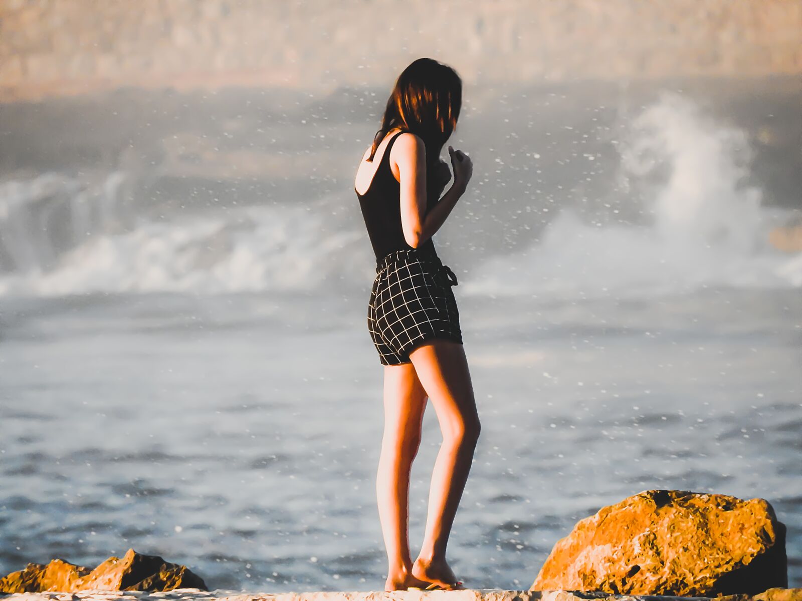 Nikon Coolpix P900 sample photo. Girl, wave, beach photography