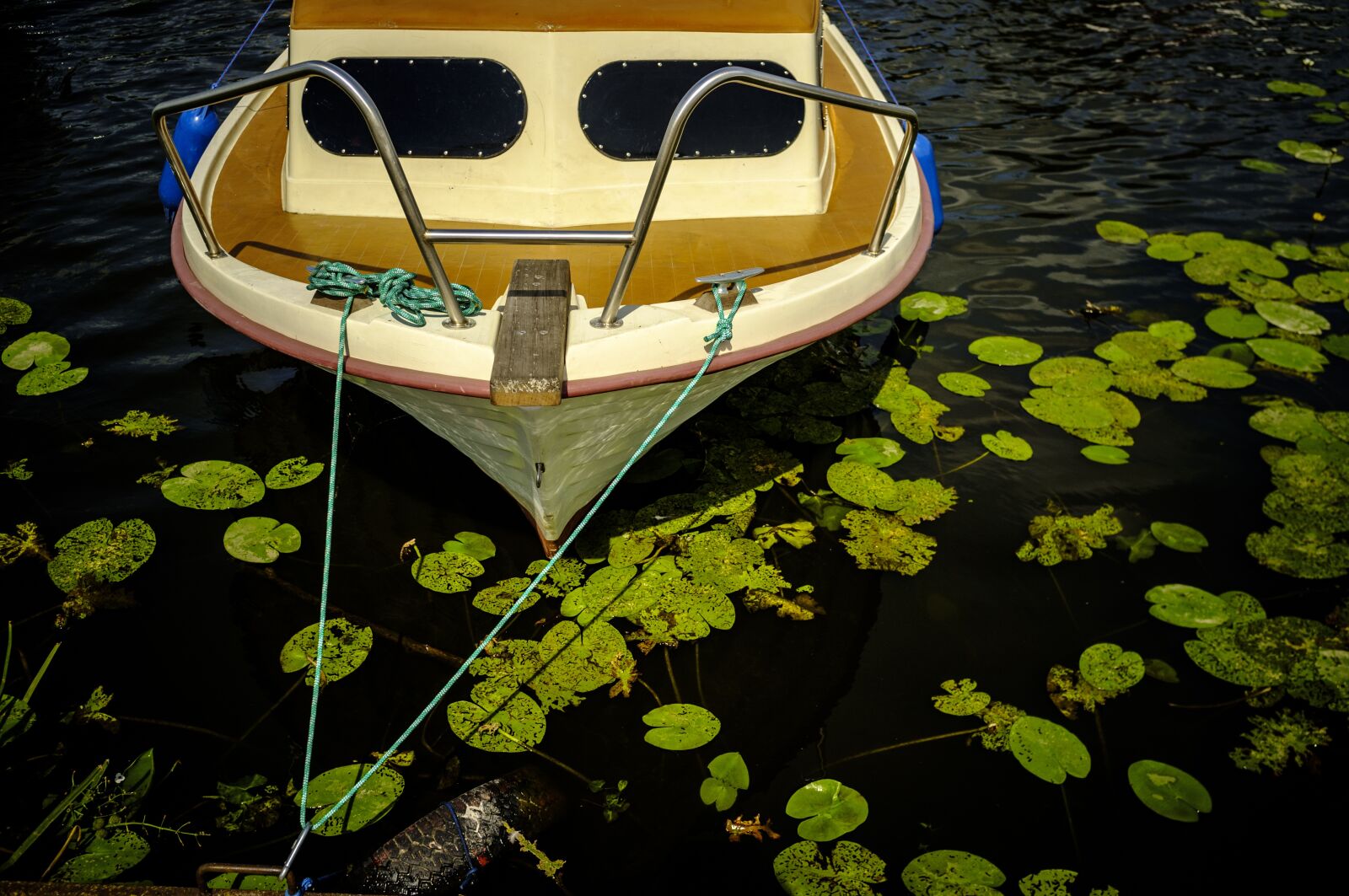 Fujifilm FinePix X100 sample photo. Boat, lake, holidays photography