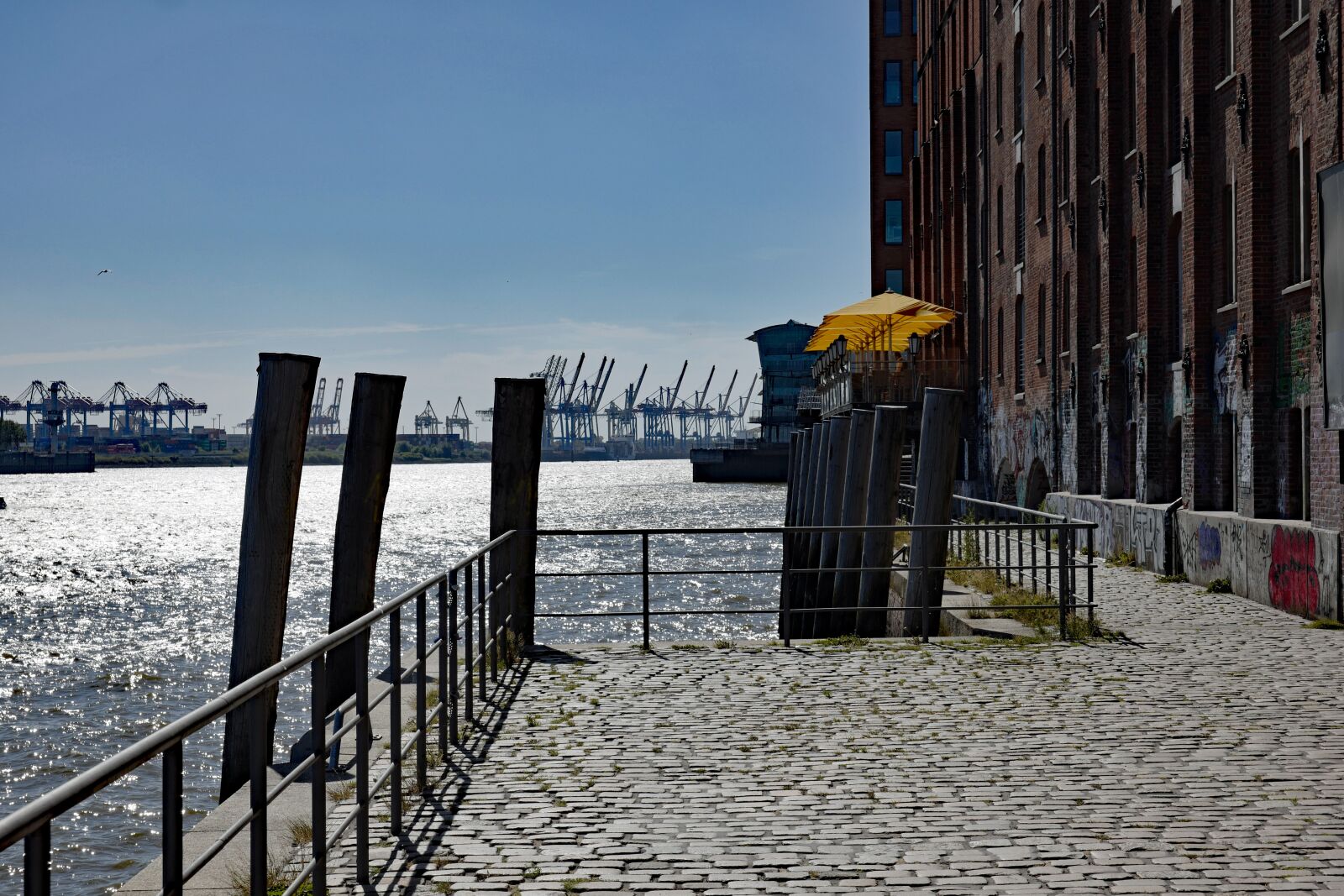 Leica CL sample photo. Hamburg, port, elbe photography