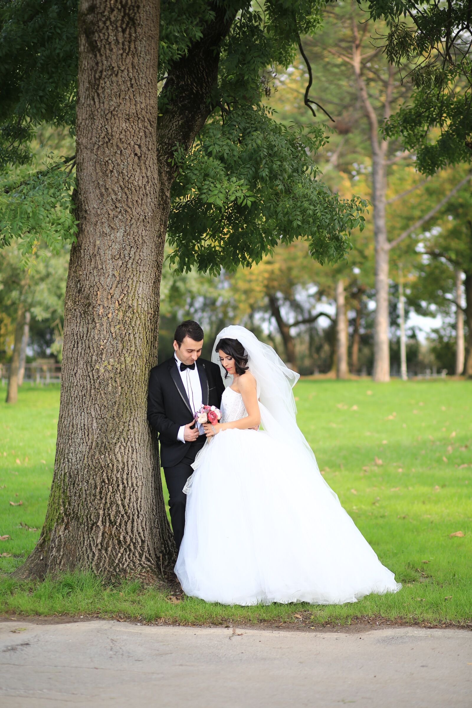Canon EF 85mm F1.8 USM sample photo. Nature, new couple, outdoor photography