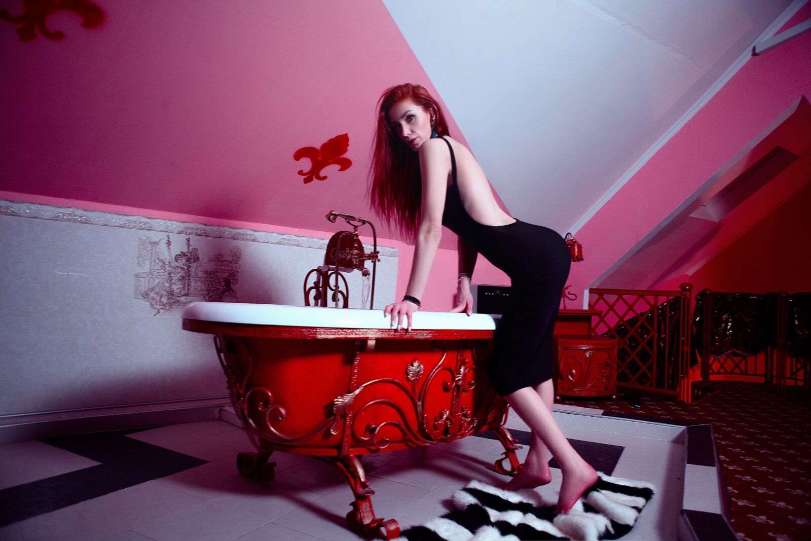 Canon EOS 5D Mark III sample photo. Girl, red, bathroom photography