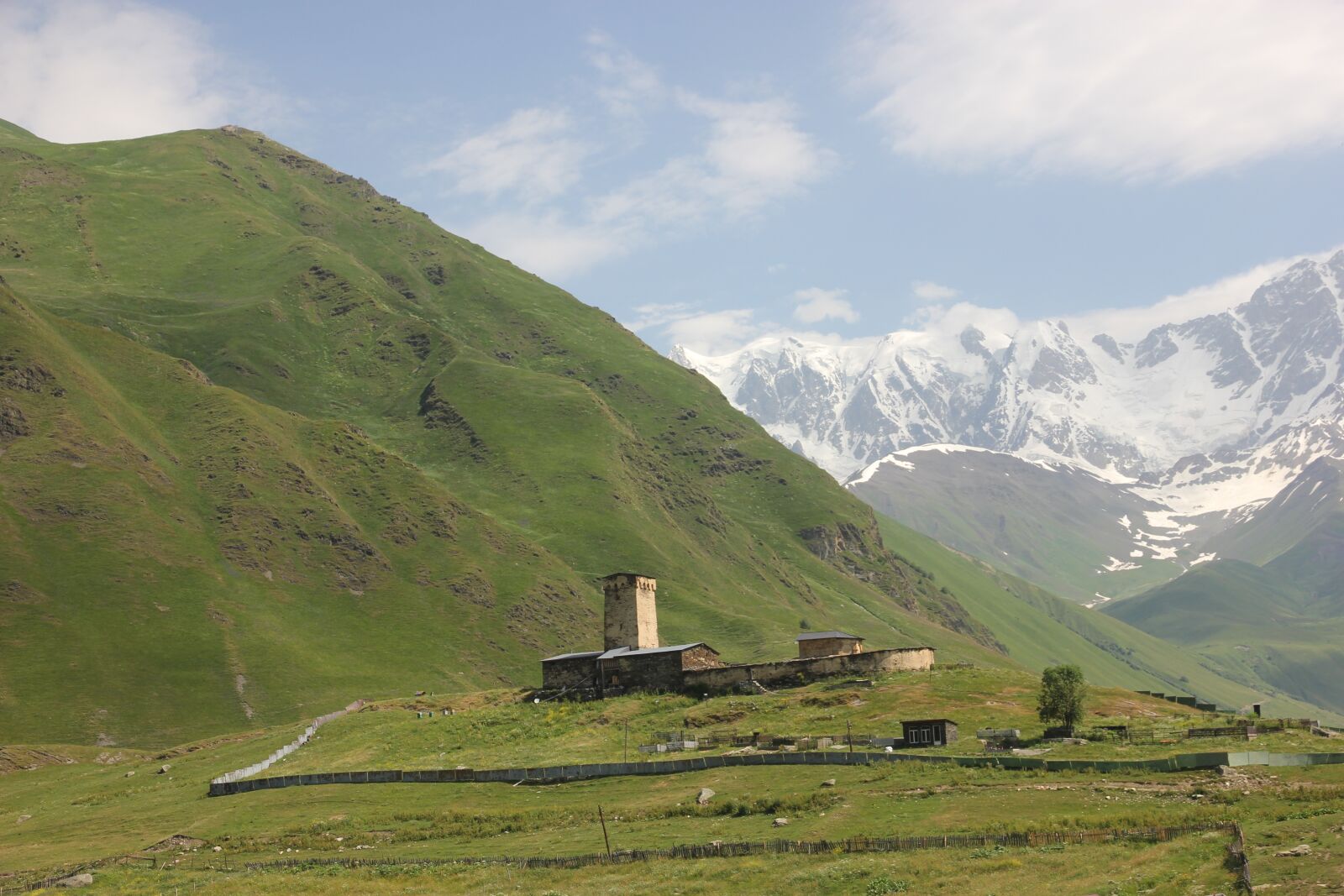 Canon EOS 550D (EOS Rebel T2i / EOS Kiss X4) sample photo. Ushguli, georgia, mountains photography