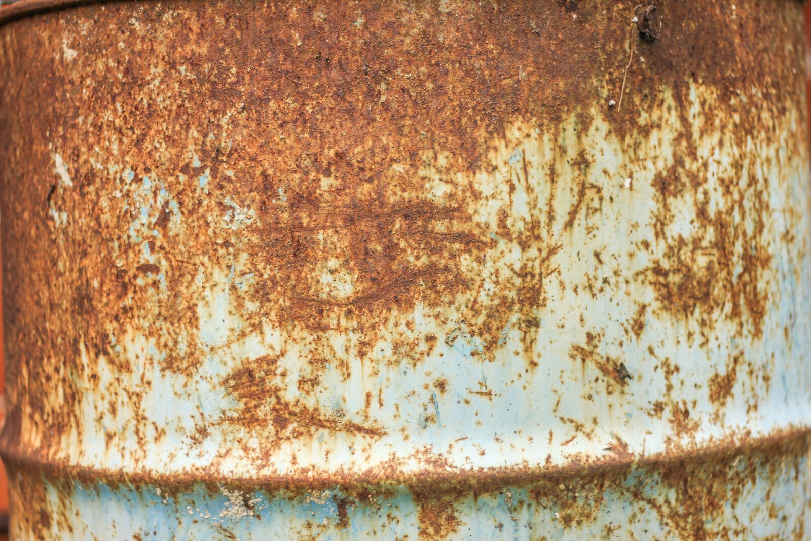 Canon EOS 600D (Rebel EOS T3i / EOS Kiss X5) + Canon EF 50mm F1.8 STM sample photo. Abstract, aged, aluminum photography