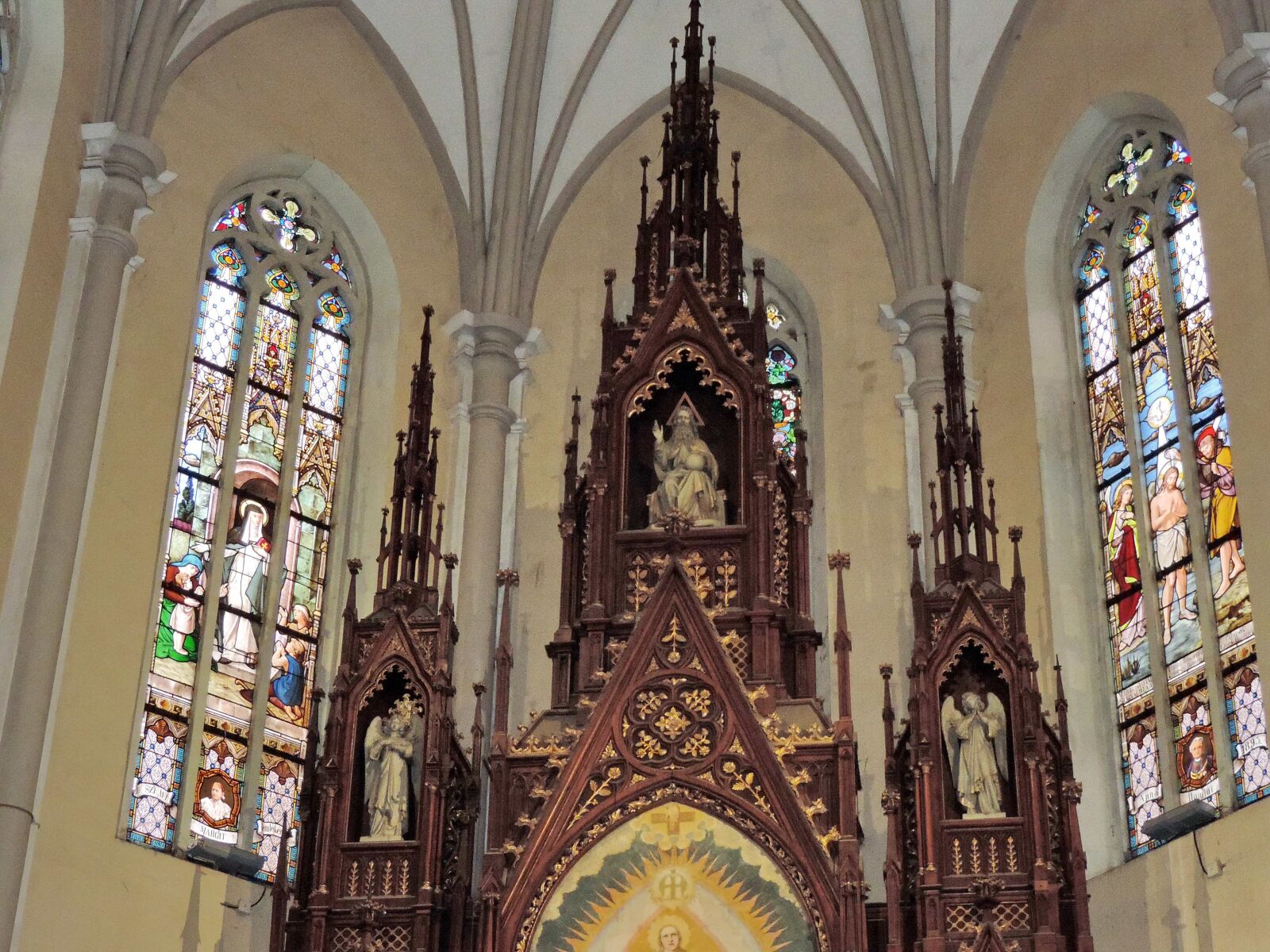 Nikon Coolpix P520 sample photo. Altar, cathedral, catholic, structure photography