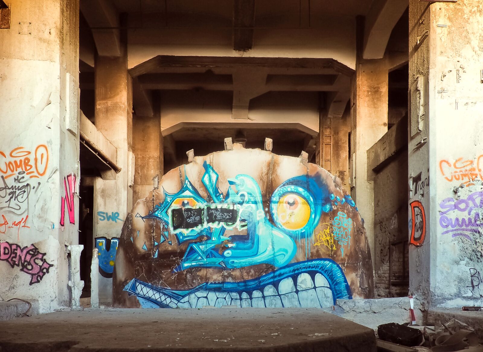 Olympus OM-D E-M10 sample photo. Lost places, rooms, abandoned photography