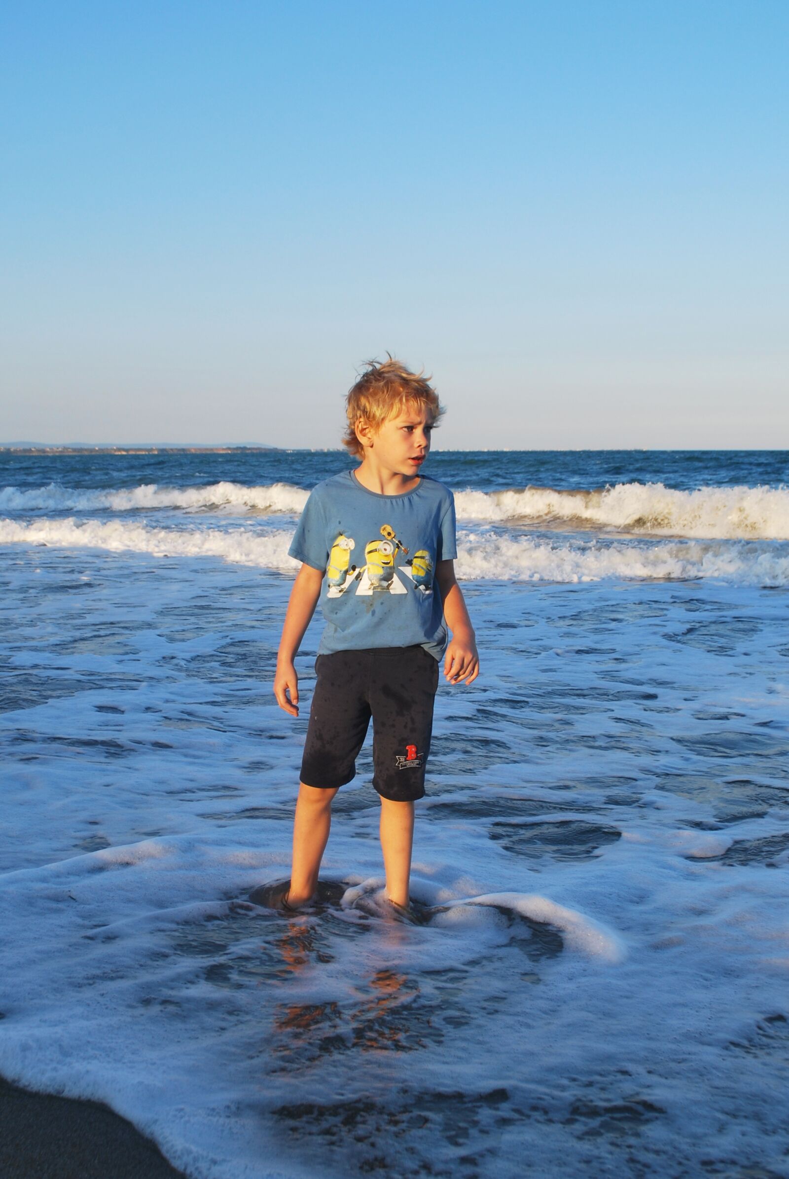 Nikon D60 sample photo. Boy, sea, walking photography