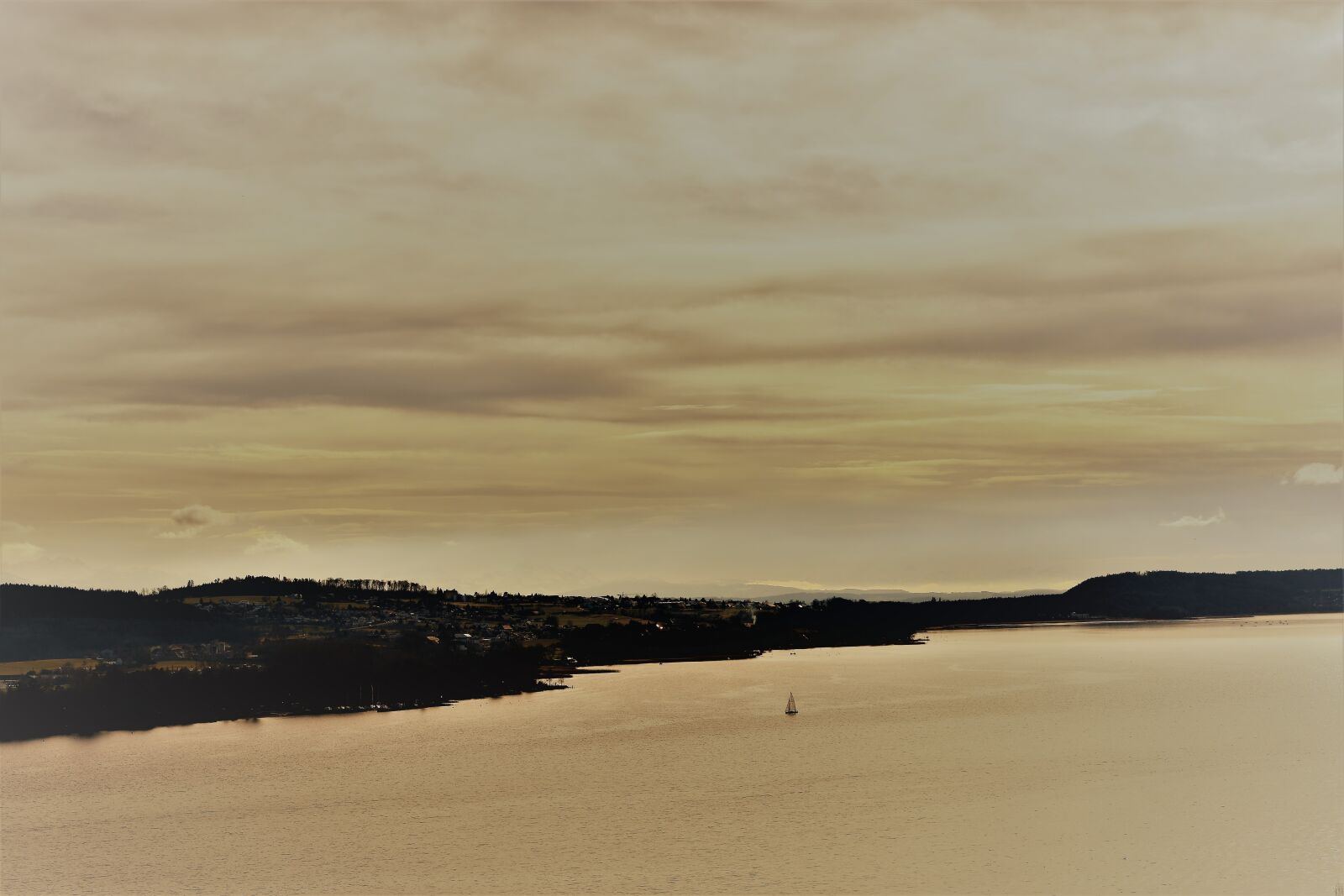 Nikon D3400 + Nikon AF-P DX Nikkor 18-55mm F3.5-5.6G sample photo. Lake, sailboat, seascape, switzerland photography