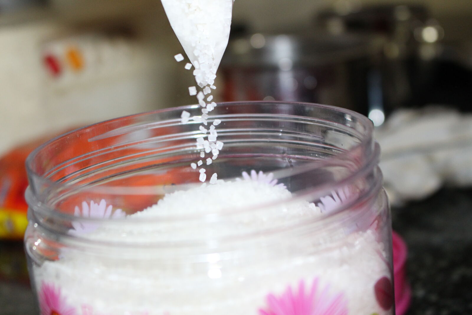 Canon EOS 700D (EOS Rebel T5i / EOS Kiss X7i) sample photo. Clear, glass, jar, with photography
