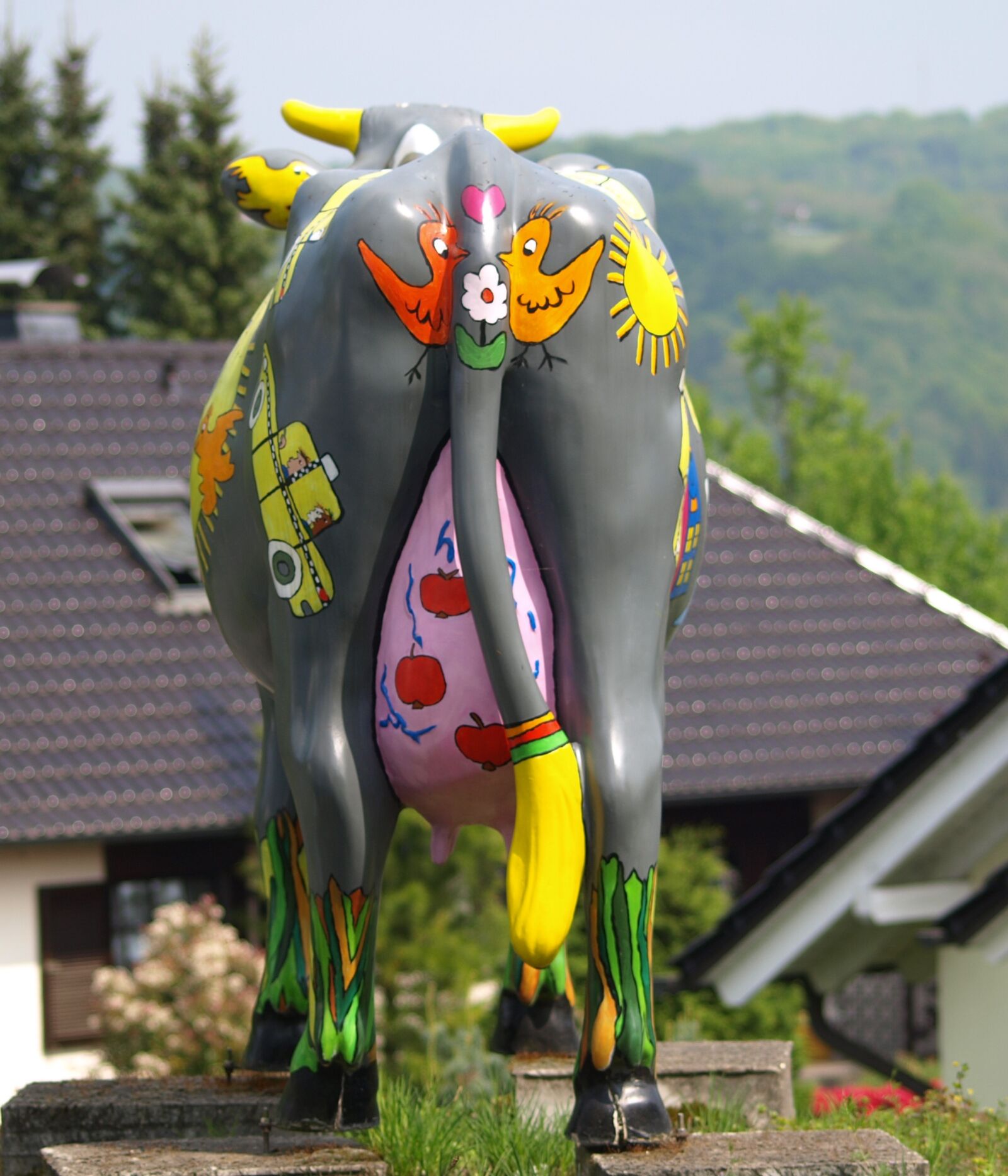 Olympus E-510 (EVOLT E-510) sample photo. Cow, back, colorful photography