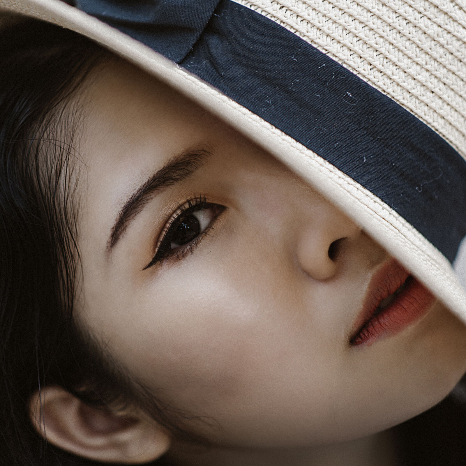 Nikon AF-S Nikkor 85mm F1.8G sample photo. Woman, wearing, blue, and photography