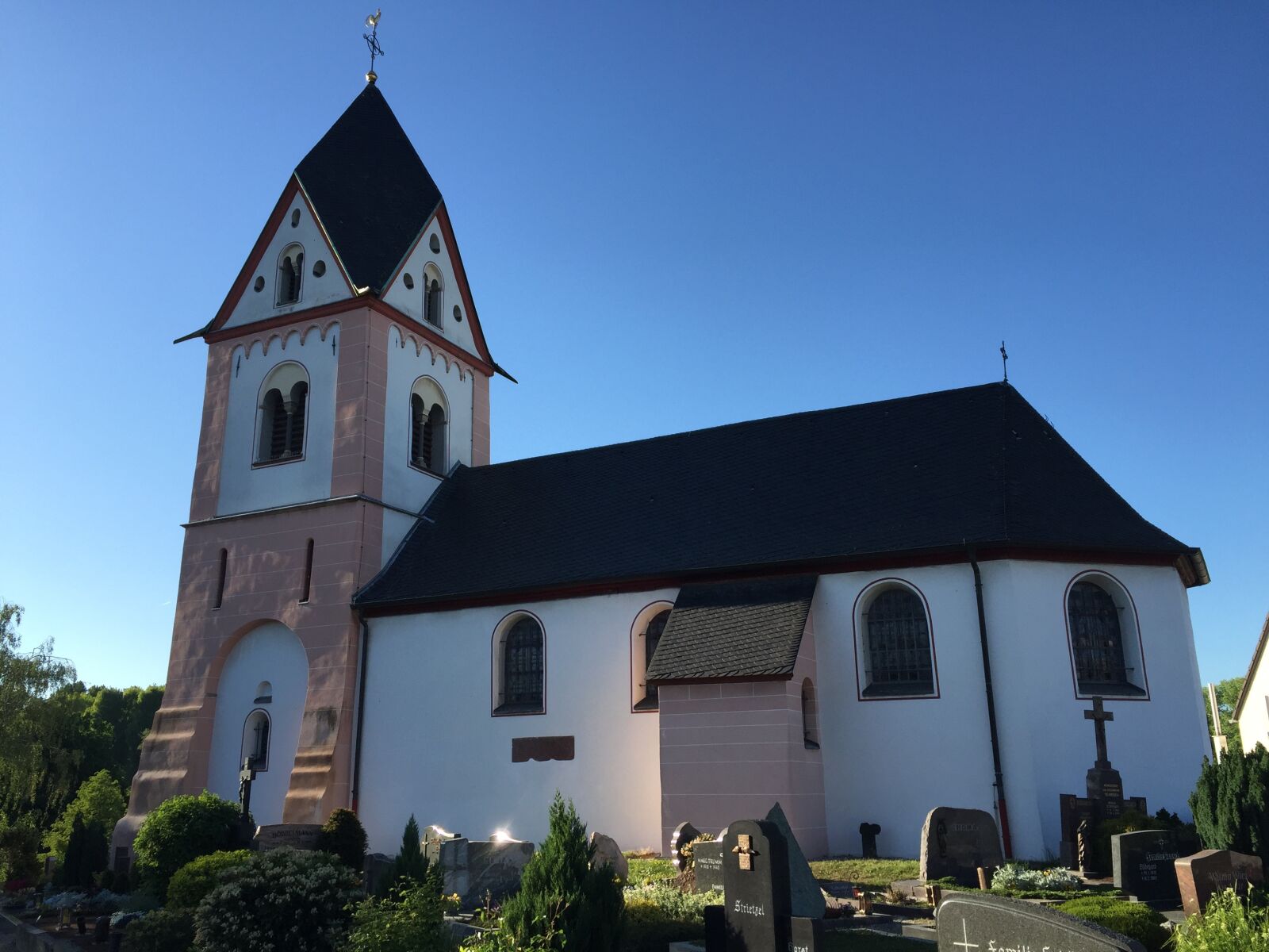 Apple iPhone 6 sample photo. Church, cemetery, chapel photography