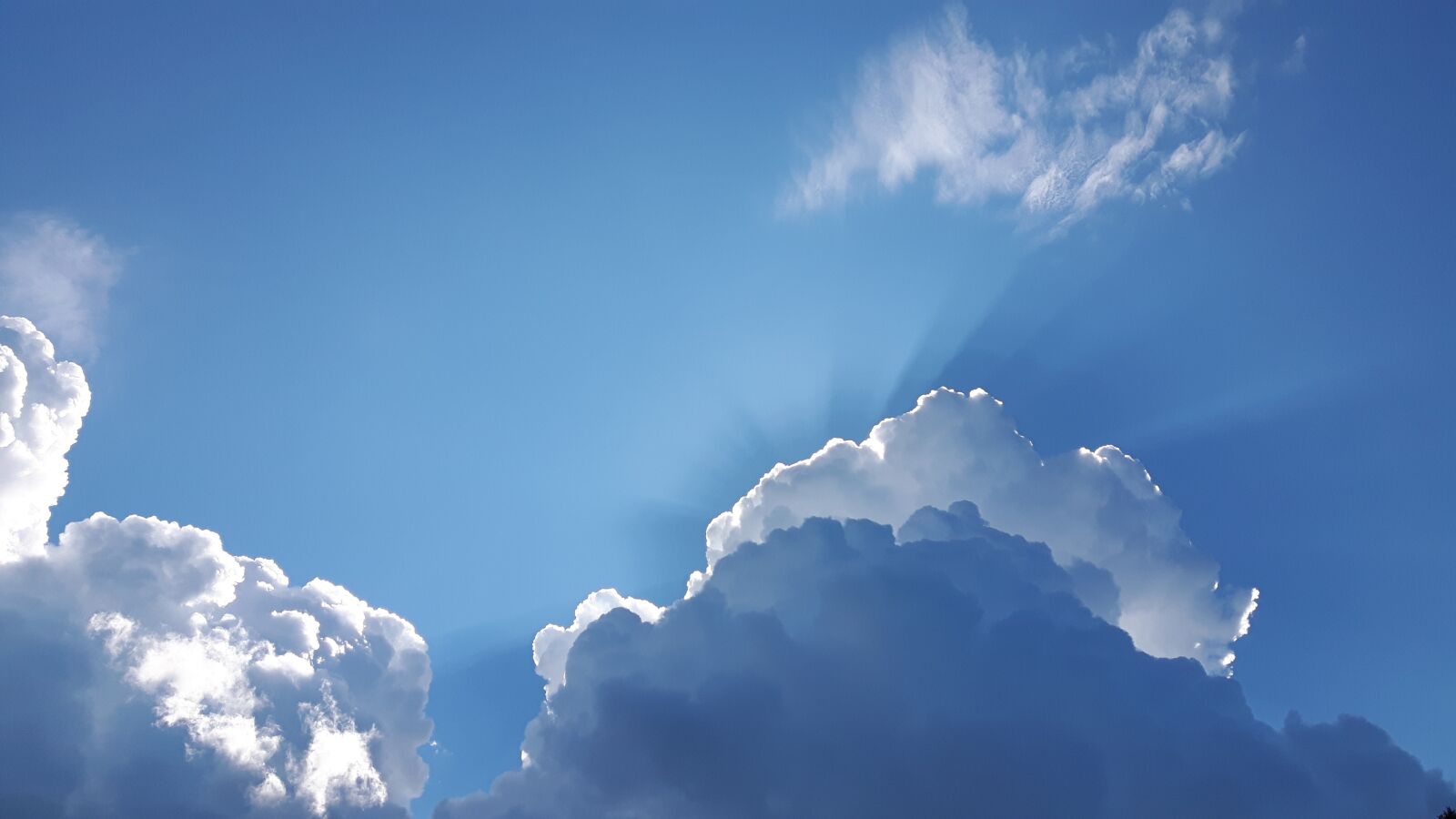 Samsung Galaxy S5 Neo sample photo. Sky, clouds, sun photography