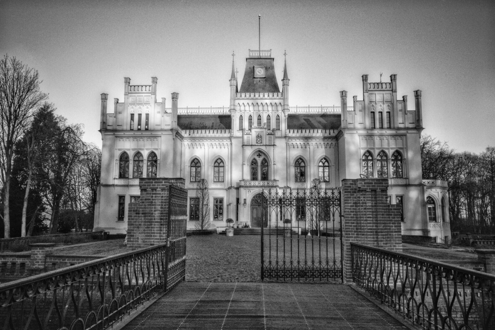 Pentax K-70 sample photo. Architecture, old, palace photography