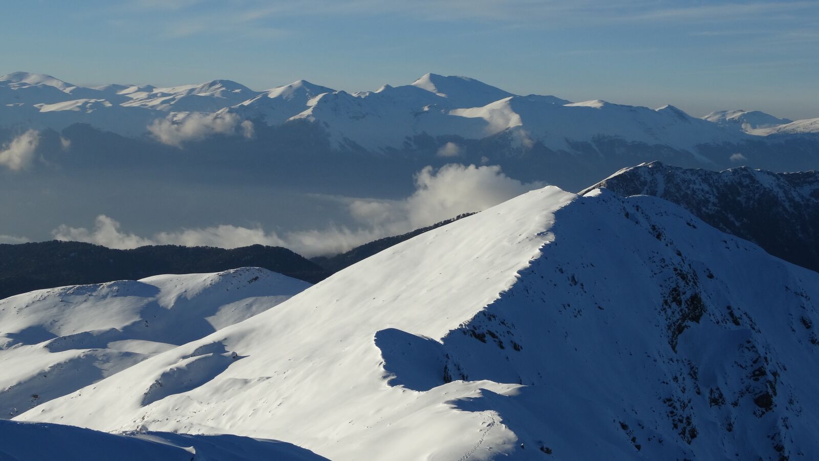 Sony Cyber-shot DSC-HX300 sample photo. Mountain, clouds, altitude photography