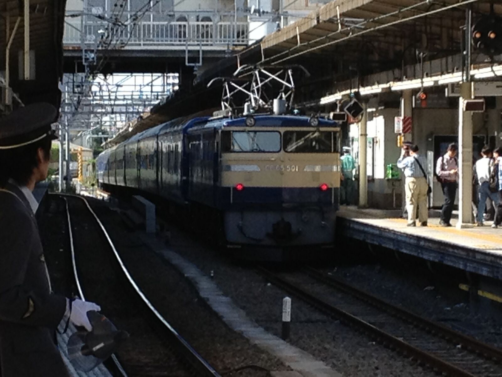 Apple iPhone 4S sample photo. Ef65, blue train, japanese photography
