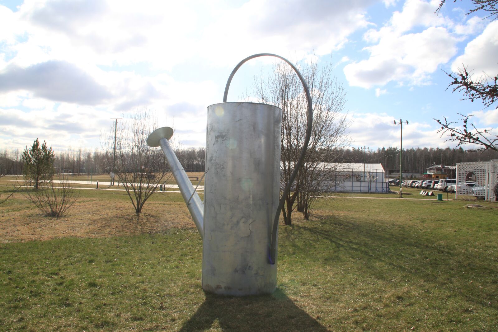 Canon EOS 500D (EOS Rebel T1i / EOS Kiss X3) sample photo. Watering can, spring, garden photography