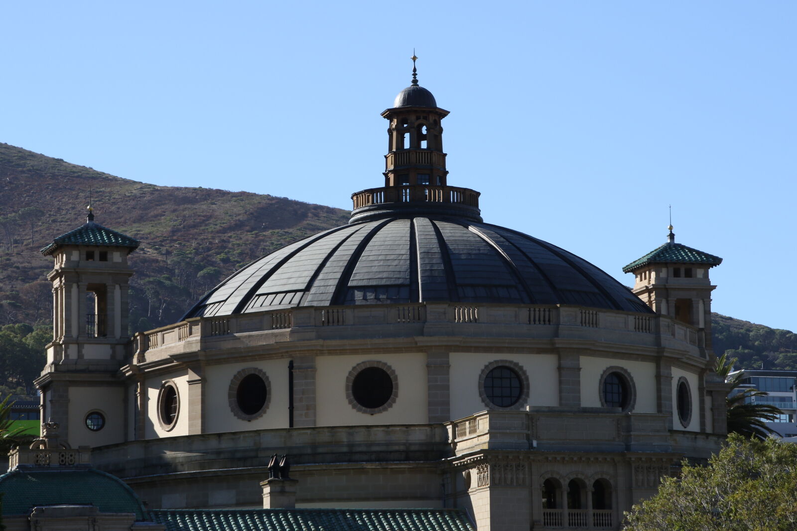 Canon EOS 7D Mark II sample photo. Building, dome, old, building photography