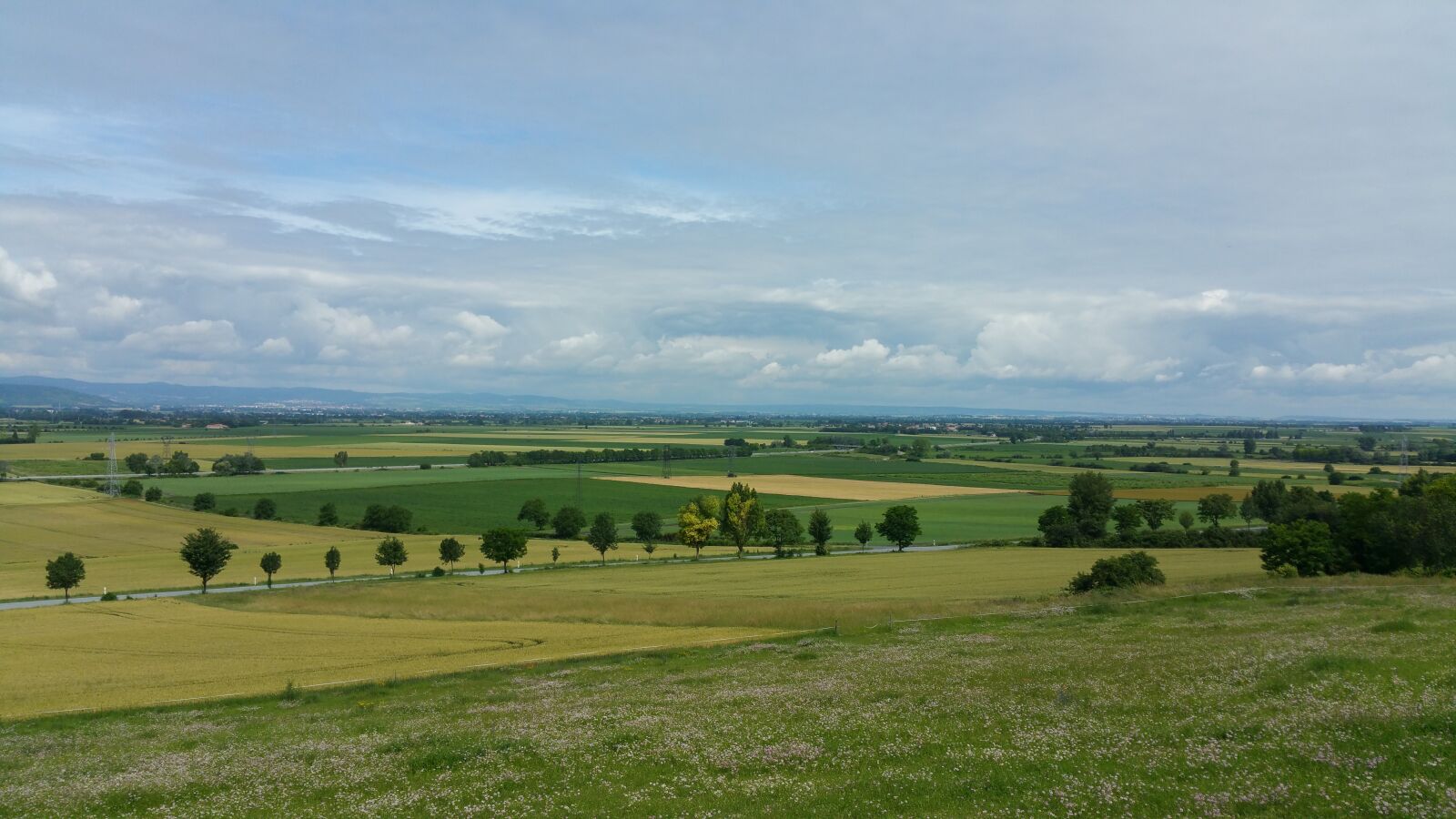 Samsung Galaxy Note4 sample photo. Auvergne, landscape, culture photography