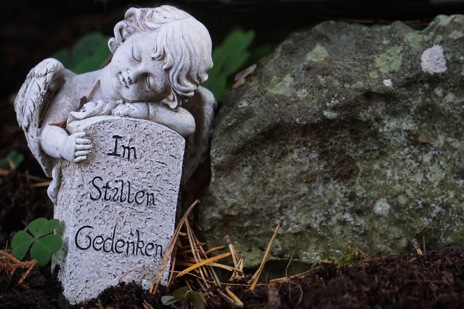 Sony E 55-210mm F4.5-6.3 OSS sample photo. Angel, grave of angels photography