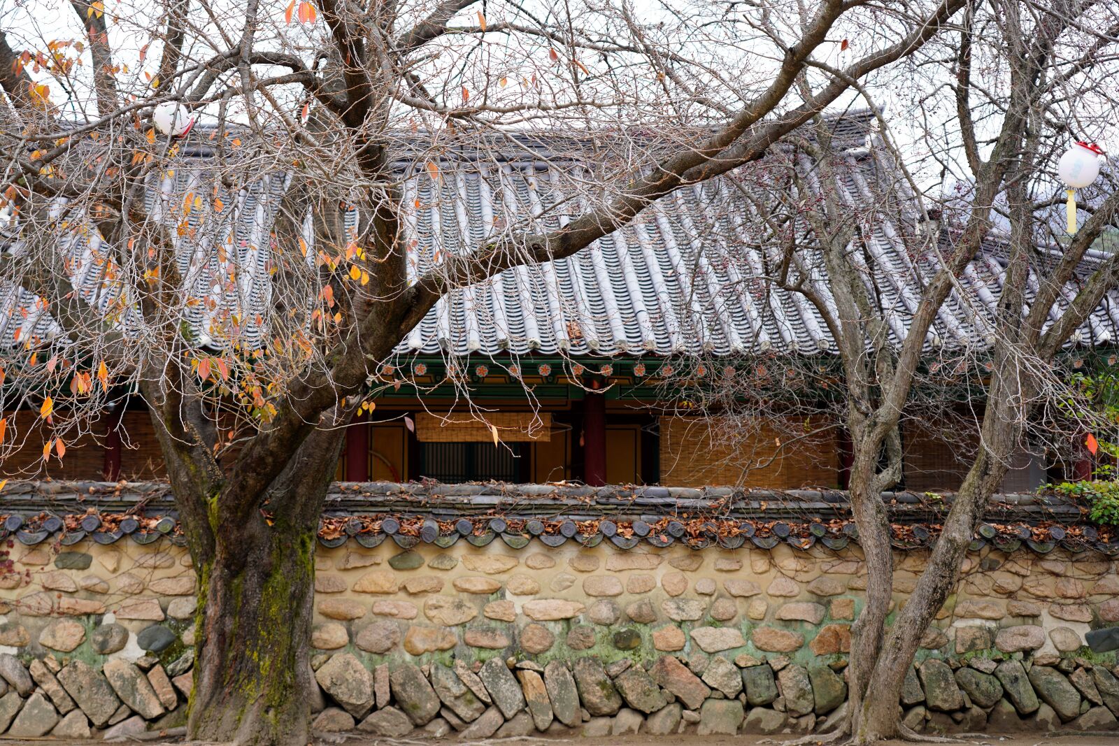 Sony FE 24-105mm F4 G OSS sample photo. Korea, temple, section photography