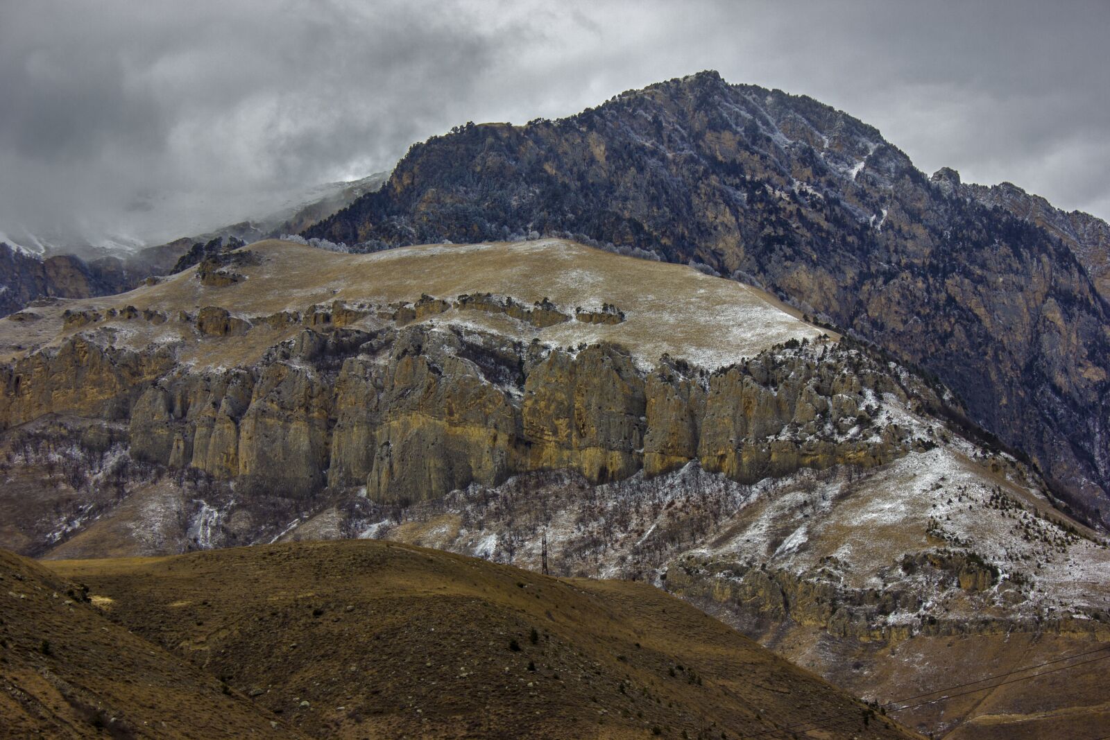 Canon EOS 550D (EOS Rebel T2i / EOS Kiss X4) sample photo. Mountains, snow, winter photography