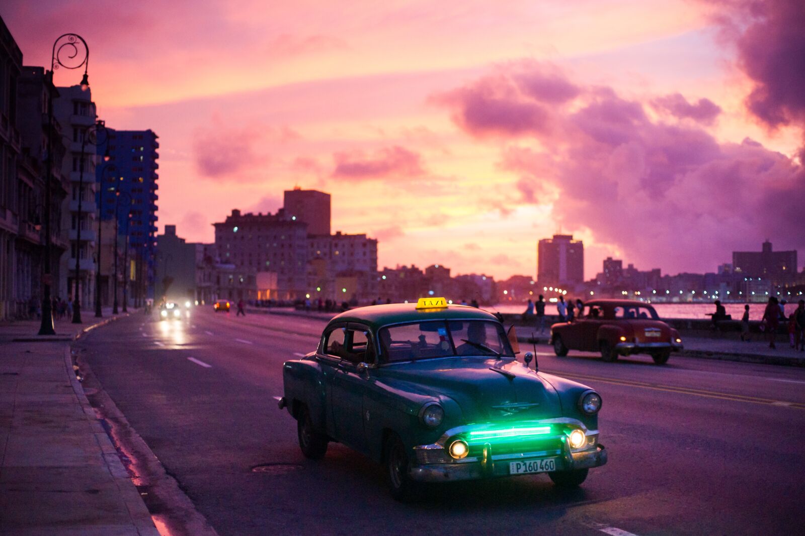 Sony Alpha DSLR-A850 + Minolta AF 50mm F1.4 [New] sample photo. Havana, car, night photography