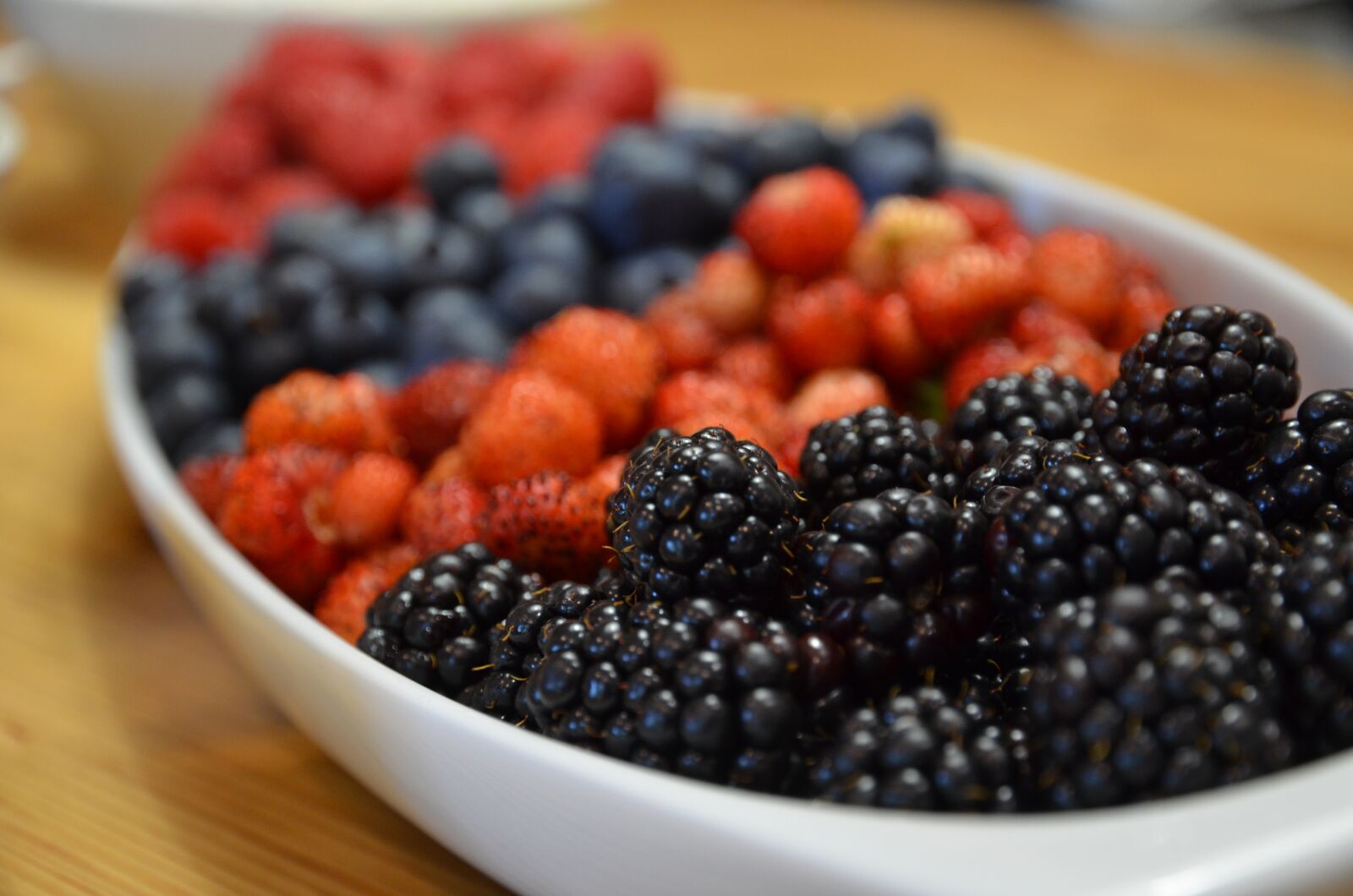 Nikon D7000 sample photo. Soft fruits, more, cool photography