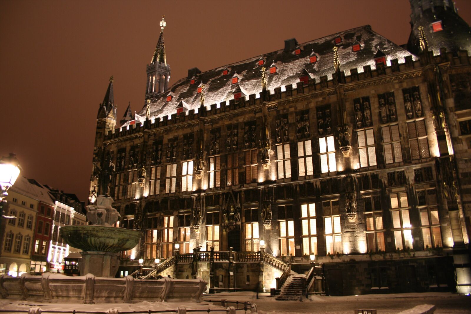 Canon EOS 350D (EOS Digital Rebel XT / EOS Kiss Digital N) sample photo. Aachen, aachen town hall photography
