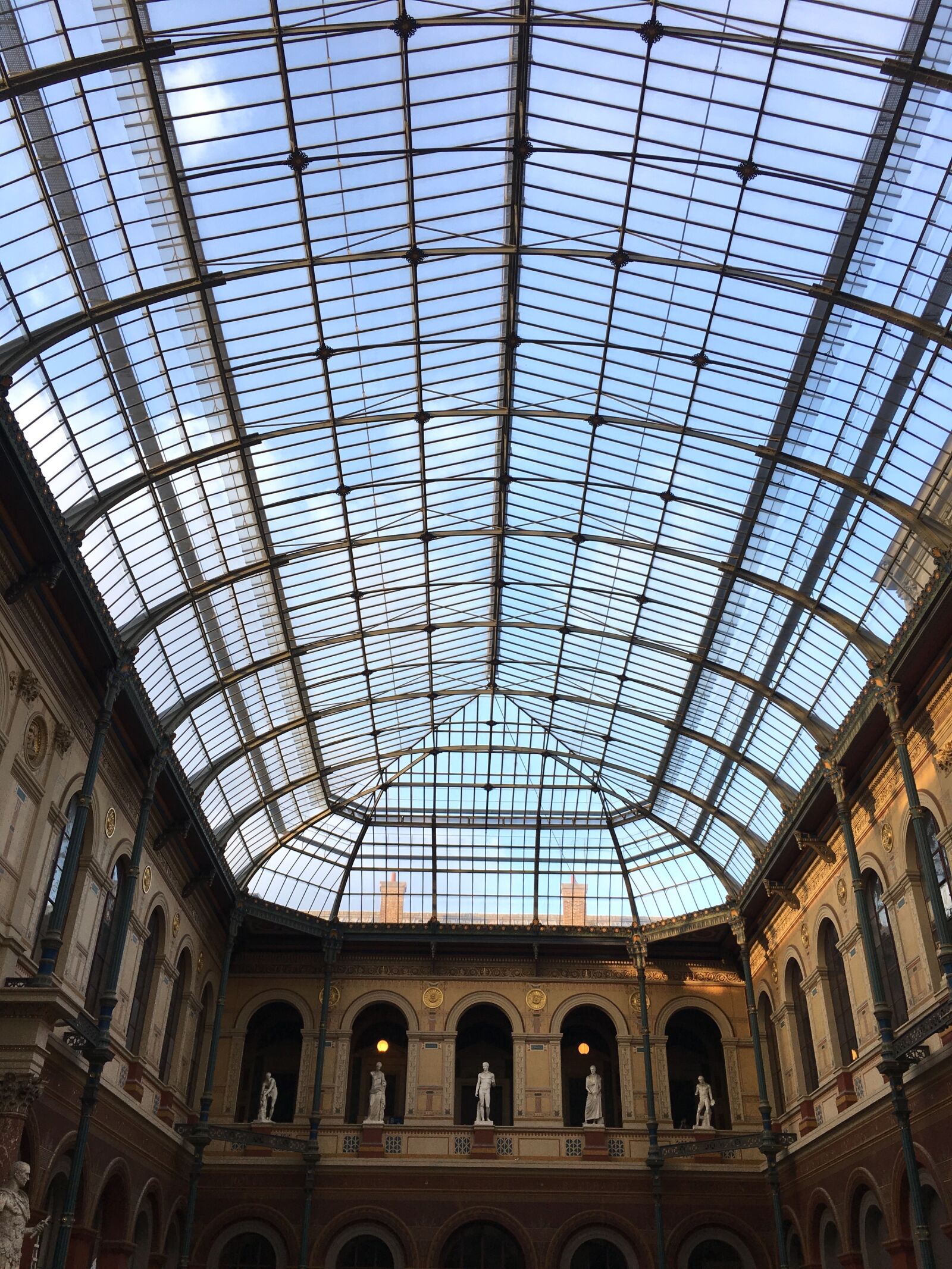 Apple iPhone 6s sample photo. Paris, gallery, france photography