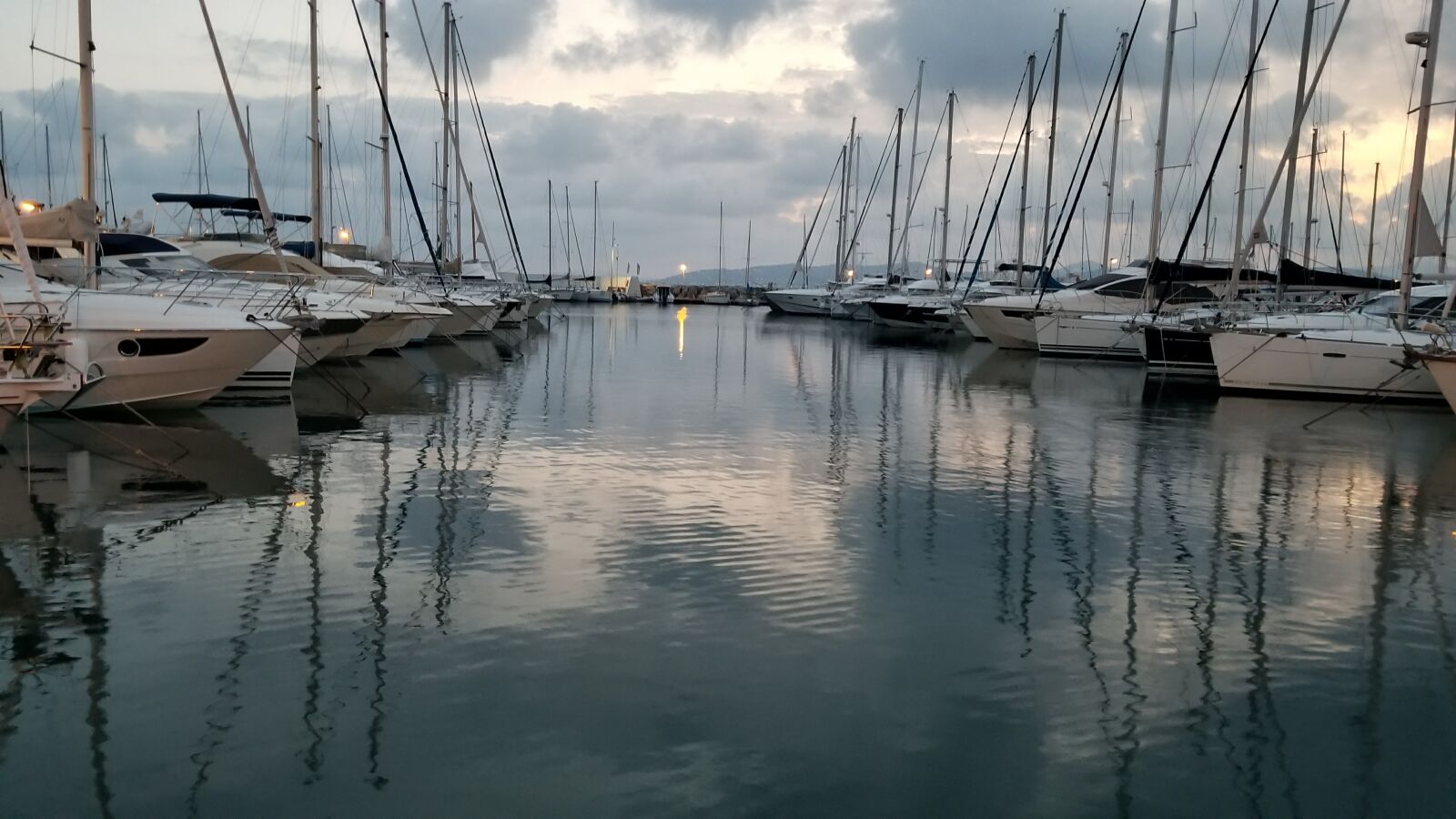 Samsung Galaxy S8+ sample photo. Yacht, marina, sea photography