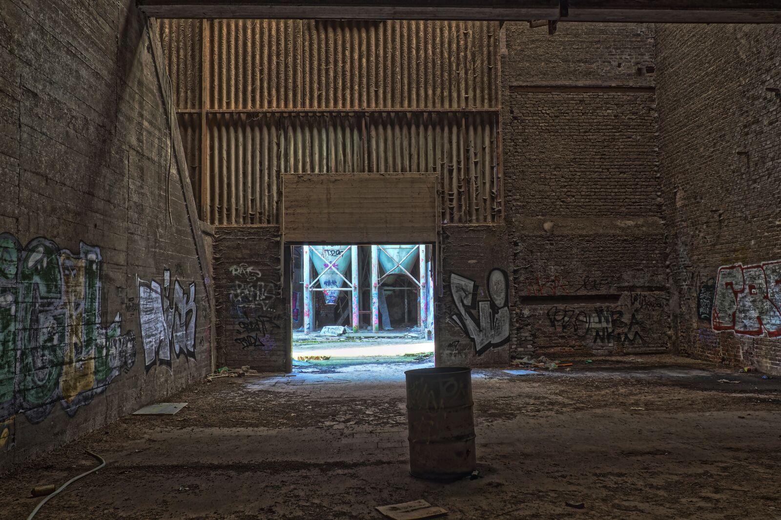 Olympus OM-D E-M10 sample photo. Architecture, abandoned, old photography