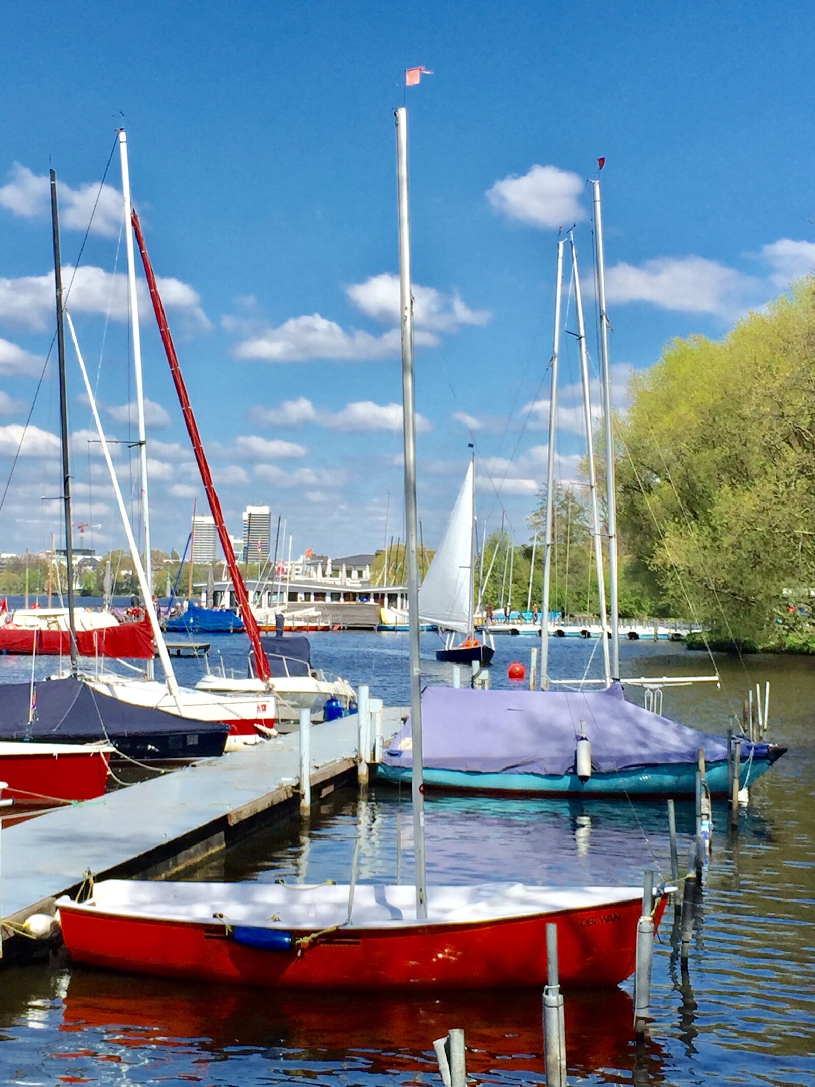 iPhone 6 Plus back camera 4.15mm f/2.2 sample photo. Hamburg, boat, wasser photography