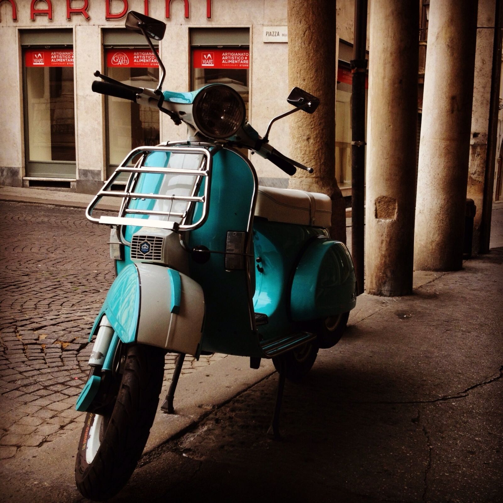 Apple iPhone 4S sample photo. Vespa, italy, scooter photography