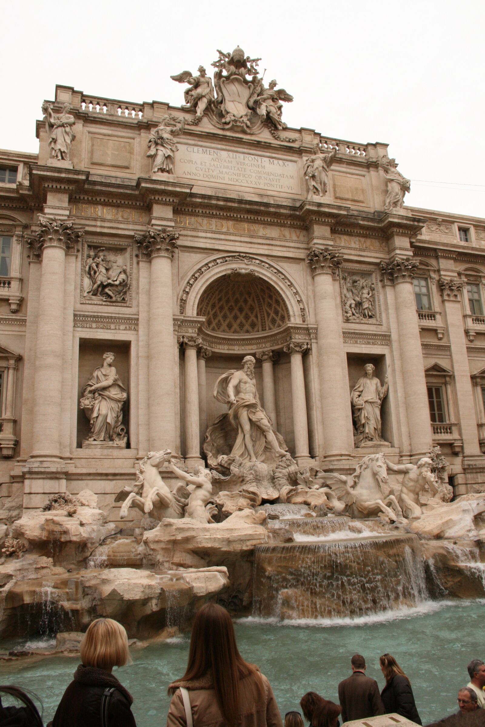 Canon EOS 400D (EOS Digital Rebel XTi / EOS Kiss Digital X) sample photo. Trevi fountain, rome, italy photography