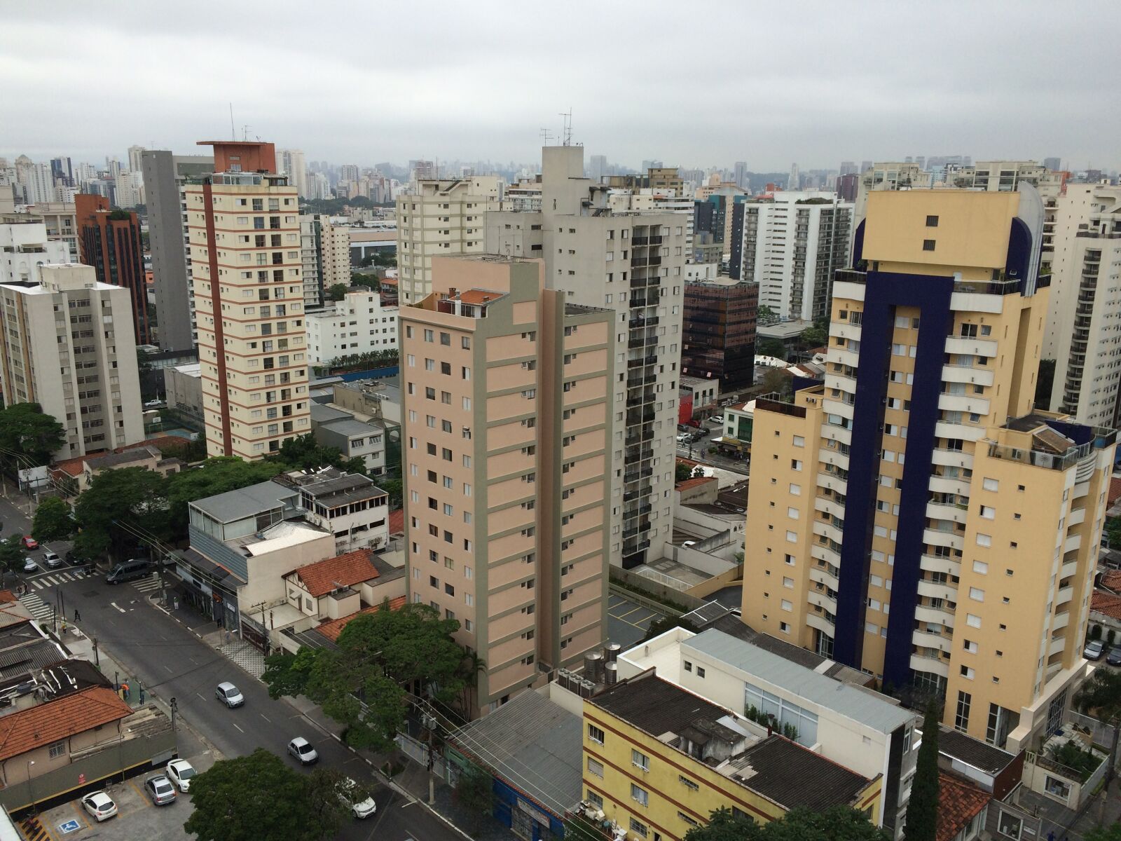 iPhone 5s back camera 4.15mm f/2.2 sample photo. Skyscrapers, brazil, city photography