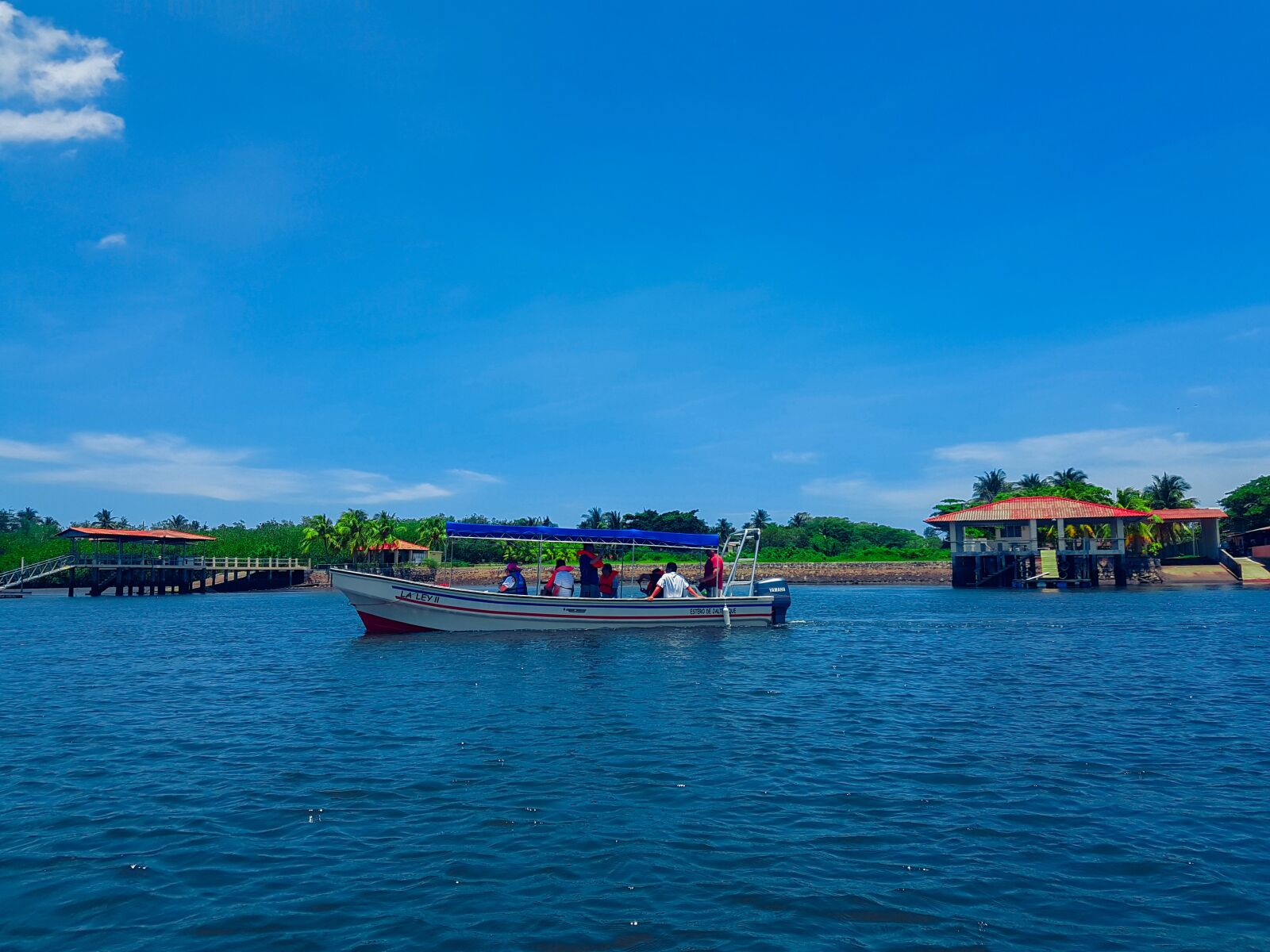 Samsung Galaxy S7 sample photo. Blue, sky, boat photography