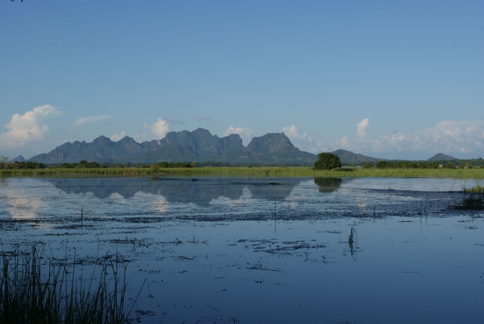 Sony Alpha DSLR-A230 sample photo. Water, reflection, mountain photography