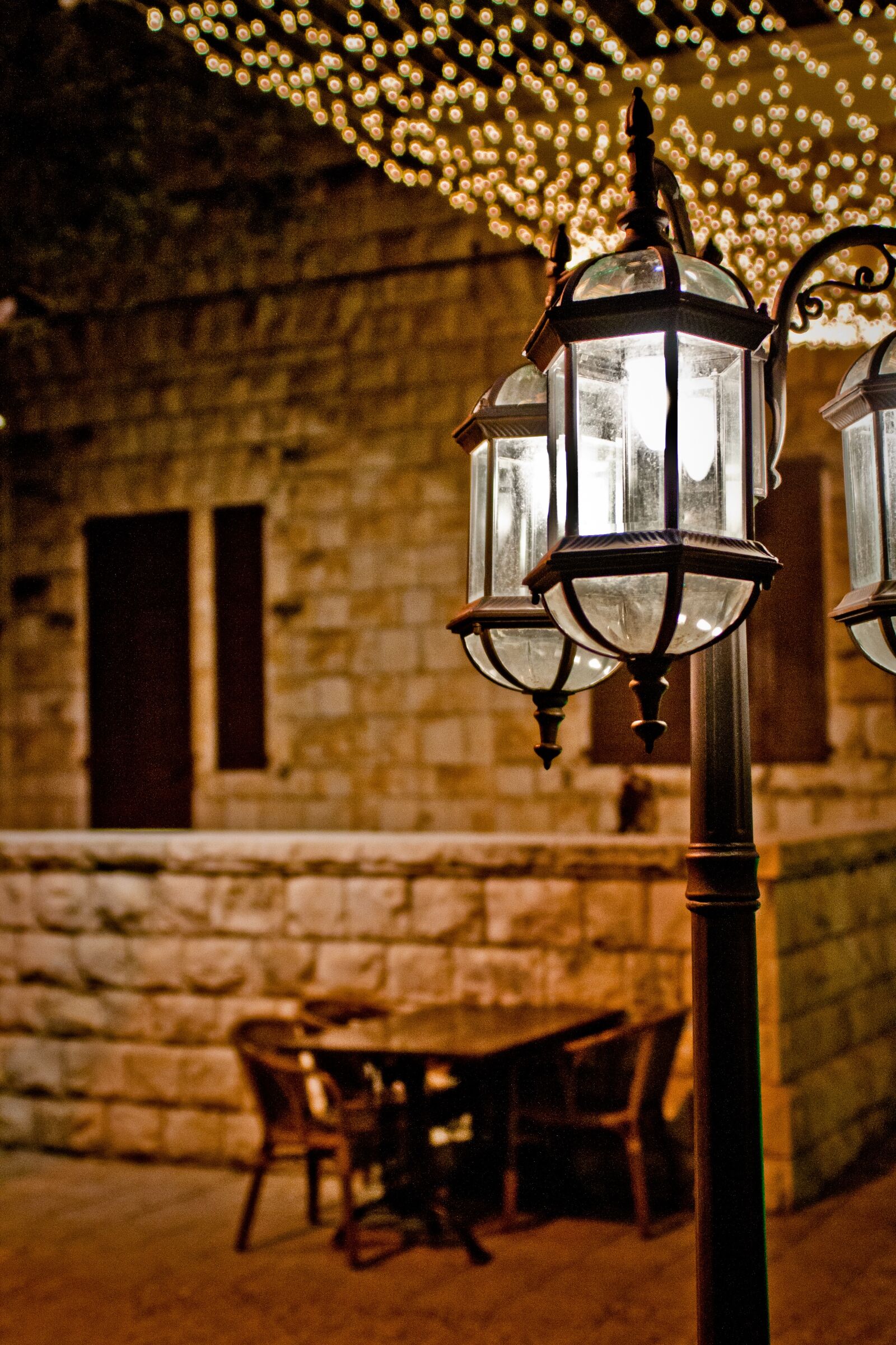 Canon EOS 400D (EOS Digital Rebel XTi / EOS Kiss Digital X) sample photo. Lamp, night, light photography