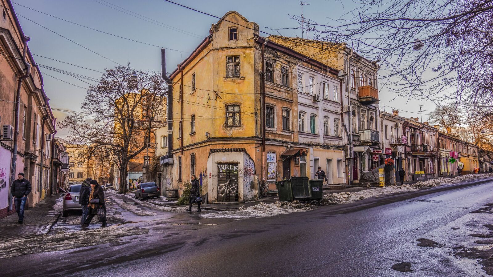 Sony Cyber-shot DSC-RX100 sample photo. Odessa crossroads winter, people photography