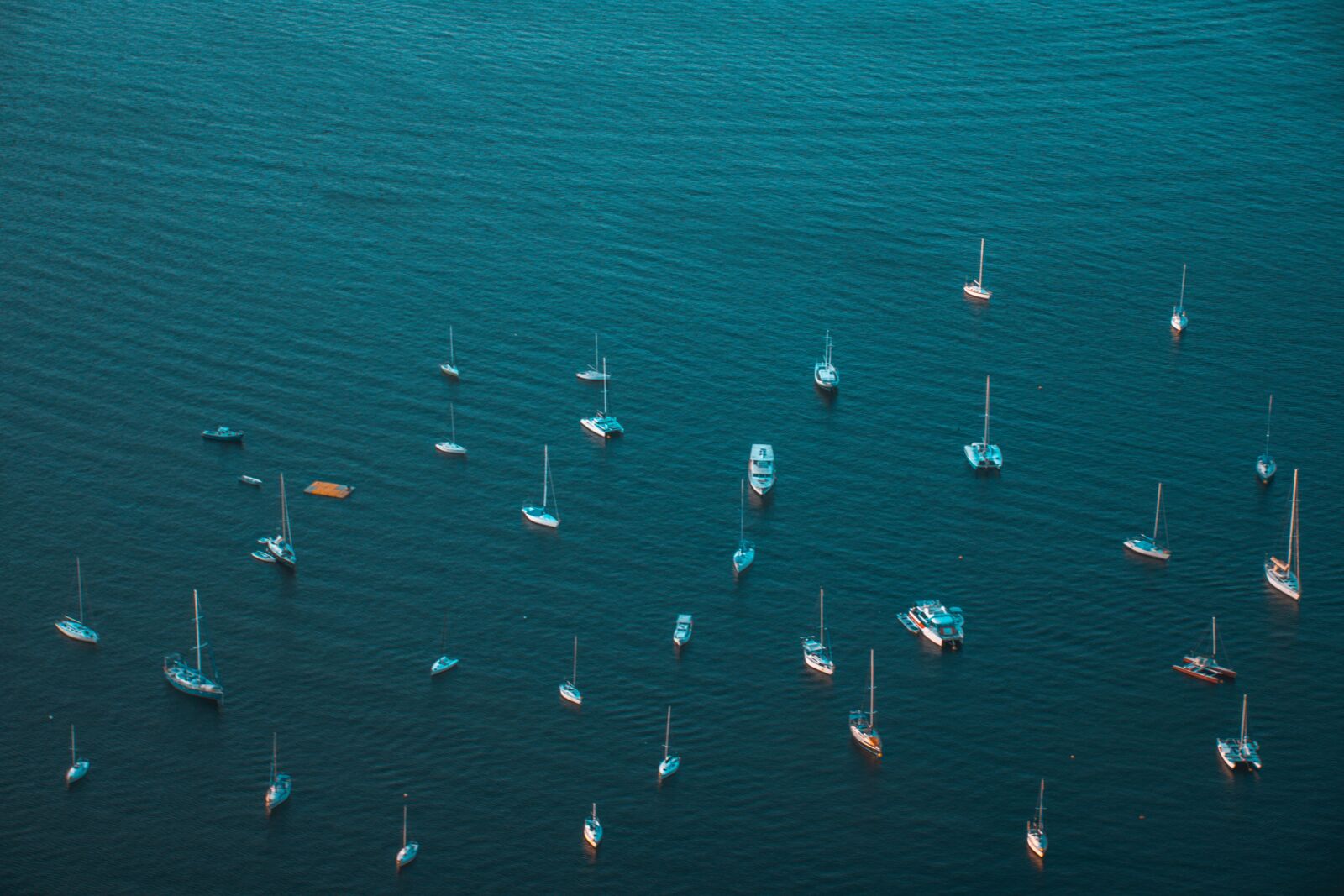Nikon D7200 sample photo. Boats, rio, beach photography