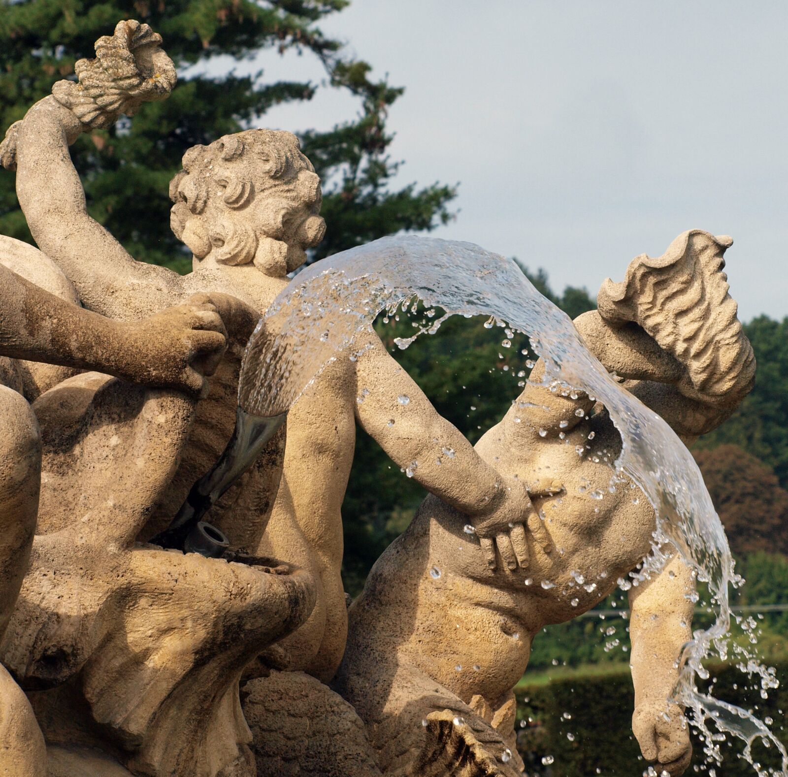 Olympus E-450 (EVOLT E-450) sample photo. Fountain, statue, water photography