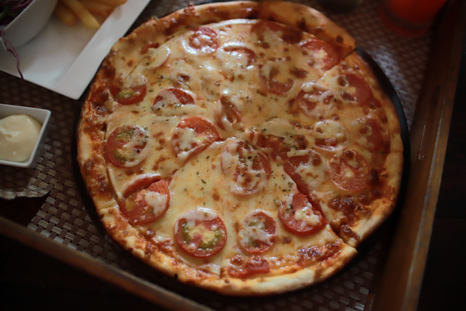 Canon EOS 6D Mark II sample photo. Pizza, food, cheese photography