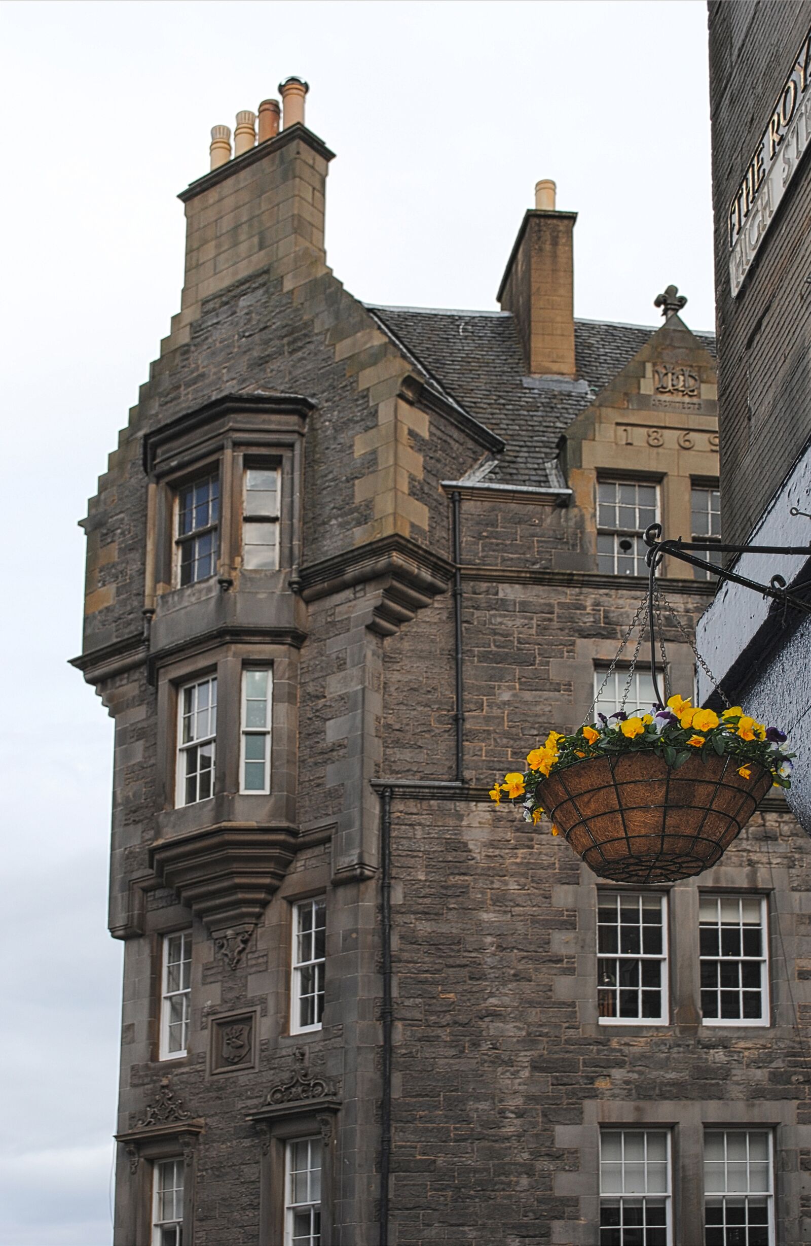 Nikon D3000 sample photo. Edinburgh, shopping, city photography