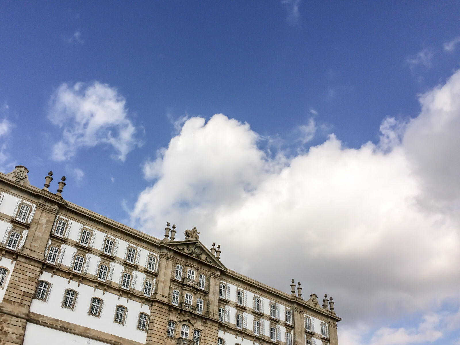 iPhone 5s back camera 4.15mm f/2.2 sample photo. Architecture, blue, sky, building photography